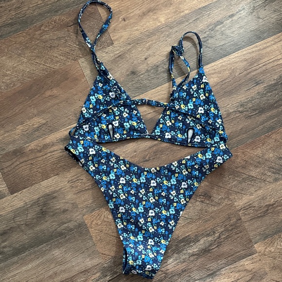 Romwe Floral Blue Bikini Set - Picture 2 of 2